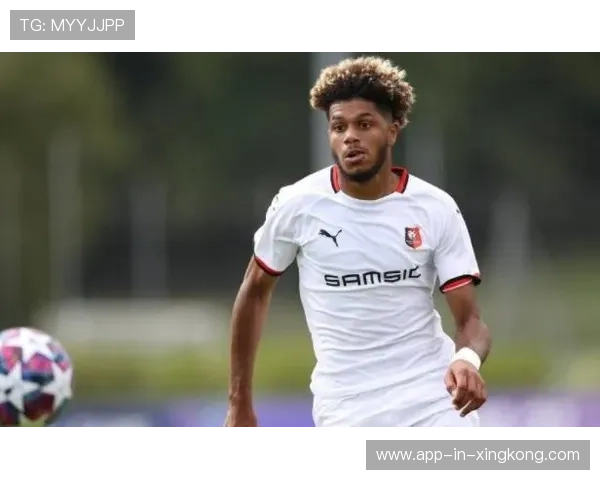 18岁法国天才锋线崛起 六大豪门争抢转会市场新宠 18岁法国天才锋线崛起 六大豪门争抢转会市场新宠