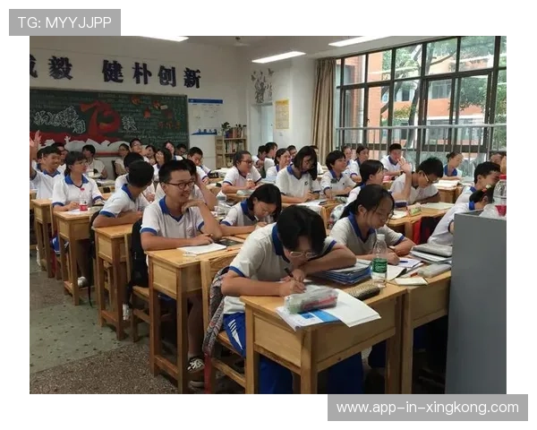 格拉茨风暴与诺丁汉森林交锋历史解析及未来发展前景展望 格拉茨风暴与诺丁汉森林交锋历史解析及未来发展前景展望