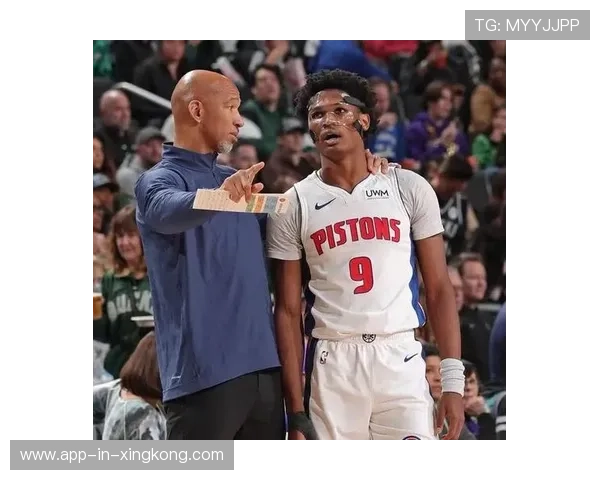 专家看好爵士与活塞谁能在这场荣誉之战中脱颖而出一较高下