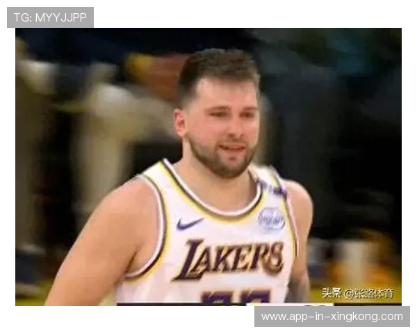 湖人117-112灰熊！里夫斯需要做好两点，东契奇谈詹姆斯道出2事实，今日湖人vs灰熊詹姆斯进球集锦