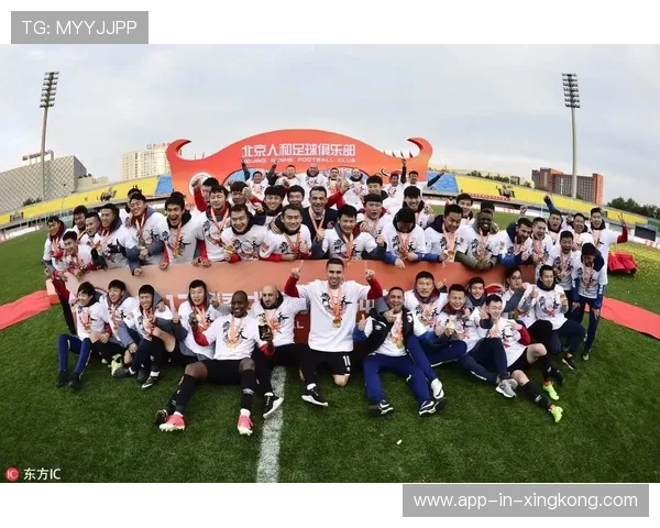 俱乐部与企业共建青训奖学金支持优秀学员深造，组建青年俱乐部