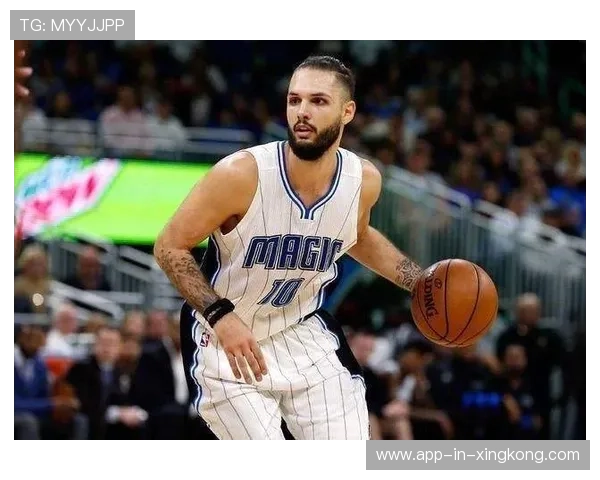 水球弧顶挑射命中：训练成就赛场的关键一击